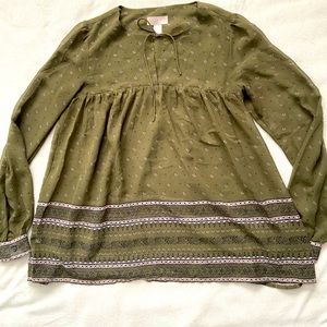 LOFT Olive Green Flowy Top XS, fits like small.